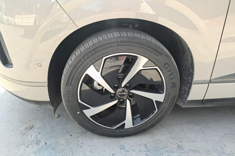Used BYD Sealion 06 New Energy 2025 Model DM-i 170 Navigation Plus Edition Left Front Wheel Hub