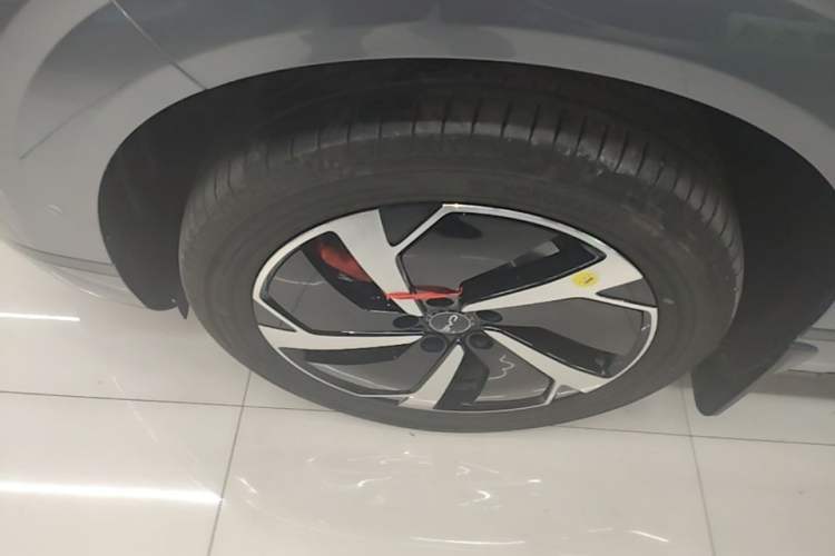 Used BYD Sealion 06 New Energy 2025 Model DM-i 170 Navigation Pro Edition Left Front Wheel Hub