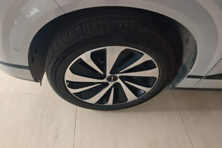 Used BYD Sealion 06 New Energy 2025 DM-i High-Trim Model Left Front Wheel Hub