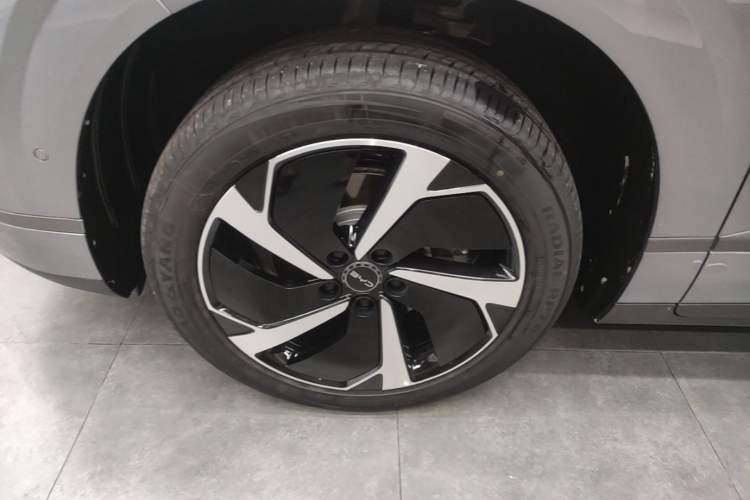 Used BYD Sealion 06 New Energy 2025 Model EV 605 Navigation Plus Edition Left Front Wheel Hub