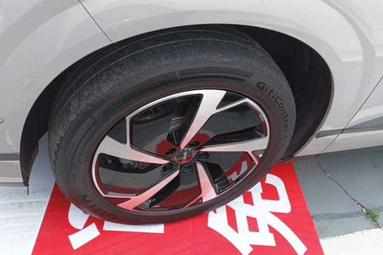 Used BYD Sealion 06 New Energy 2025 Model DM-i 170 Navigation Pro Edition Left Front Wheel Hub
