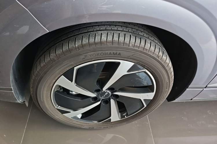 Used BYD Sealion 06 New Energy 2025 Model DM-i 170 Navigation Plus Edition Left Front Wheel Hub