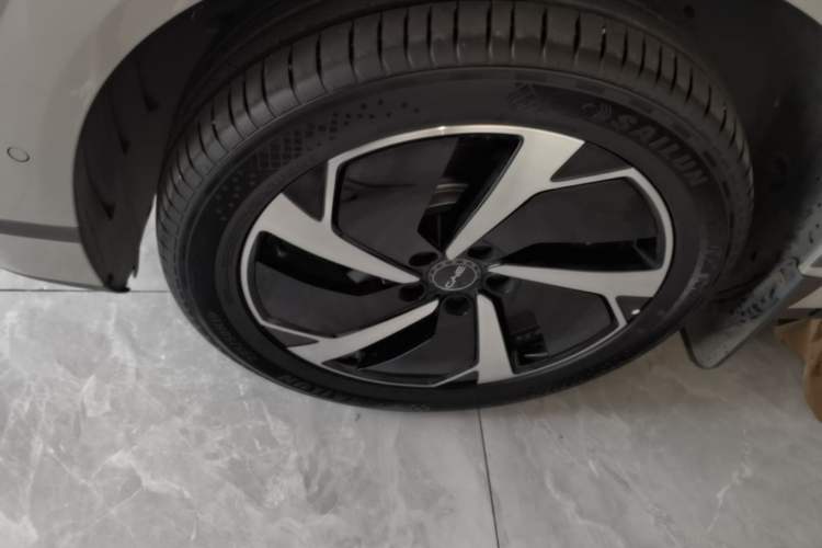 Used BYD Sealion 06 New Energy 2025 Model EV 605 Navigation Pro Edition Left Front Wheel Hub
