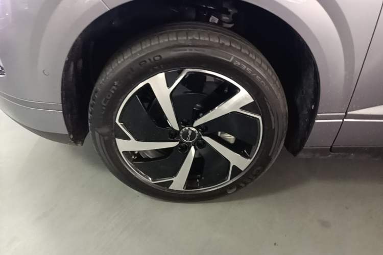 Used BYD Sealion 06 New Energy 2025 Model EV 605 Navigation Plus Edition Left Front Wheel Hub