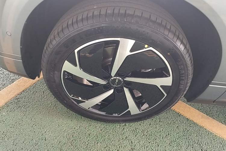 Used BYD Sealion 06 New Energy 2025 Model EV 605 Navigation Pro Edition Left Front Wheel Hub