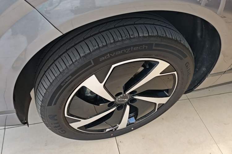 Used BYD Sealion 06 New Energy 2025 Model DM-i 170 Navigation Plus Edition Left Front Wheel Hub