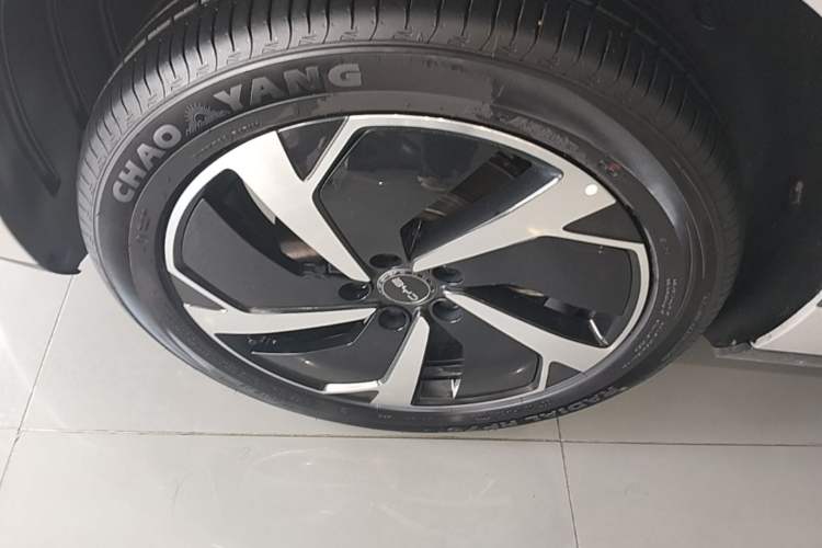 Used BYD Sealion 06 New Energy 2025 Model EV 605 Navigation Pro Edition Left Front Wheel Hub