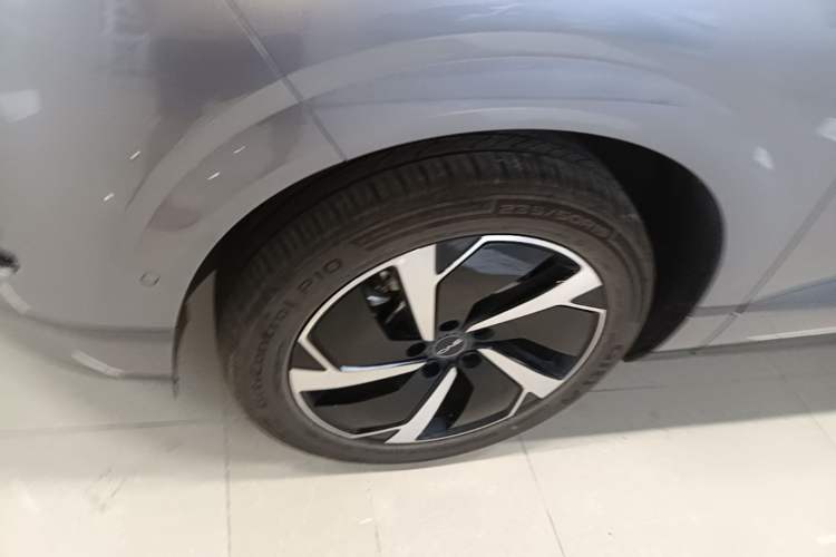 Used BYD Sealion 06 New Energy 2025 Model DM-i 170 Navigation Plus Edition Left Front Wheel Hub