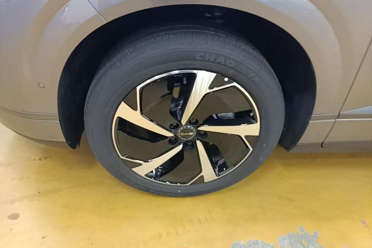 Used BYD Sealion 06 New Energy 2025 Model EV 605 Navigation Plus Edition Left Front Wheel Hub