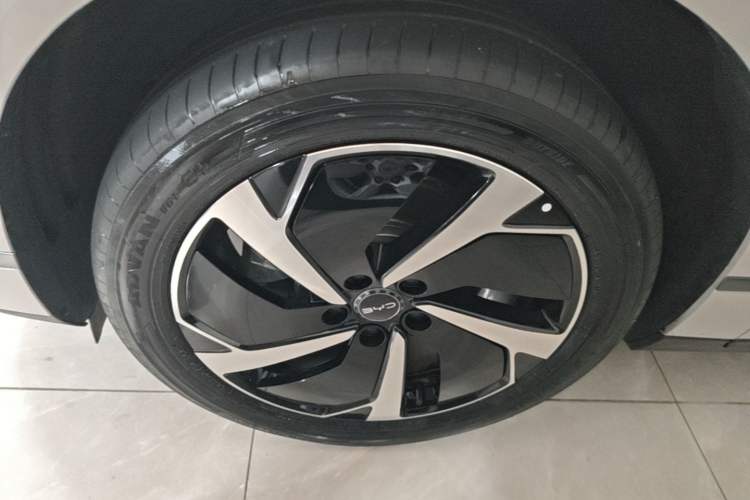 Used BYD Sealion 06 New Energy 2025 Model DM-i 170 Navigation Plus Edition Left Front Wheel Hub