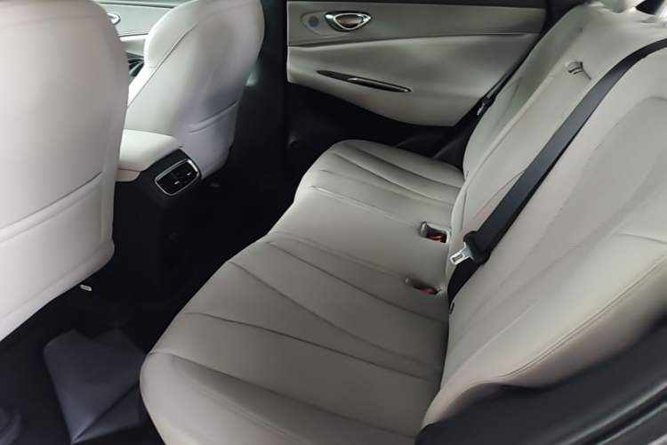 Used BYD Sealion 06 New Energy 2025 Model EV 605 Navigation Pro Edition Left Rear Seat
