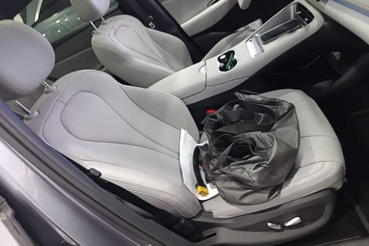 Used BYD Sealion 06 New Energy 2025 Model DM-i 170 Navigation Pro Edition Right Front Seat