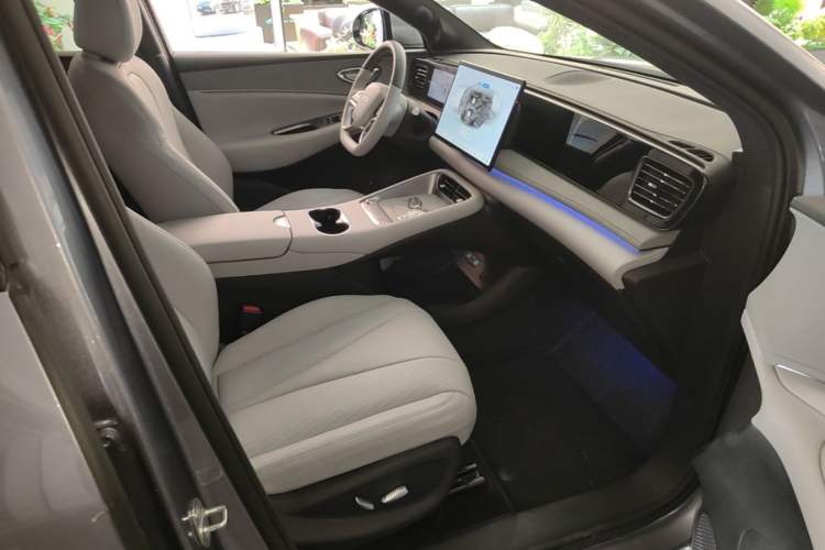 Used BYD Sealion 06 New Energy 2025 Model DM-i 170 Navigation Pro Edition Right Front Seat