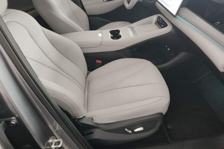 Used BYD Sealion 06 New Energy 2025 Model DM-i 170 Navigation Pro Edition Right Front Seat