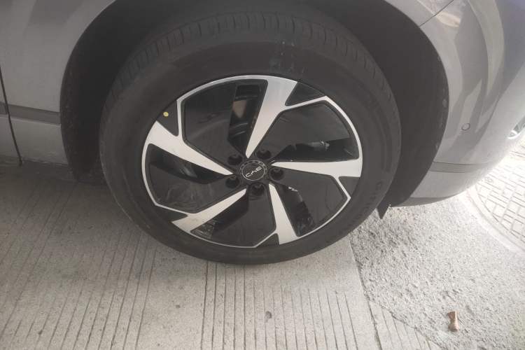 Used BYD Sealion 06 New Energy 2025 Model DM-i 170 Navigation Pro Edition Right Front Wheel Hub