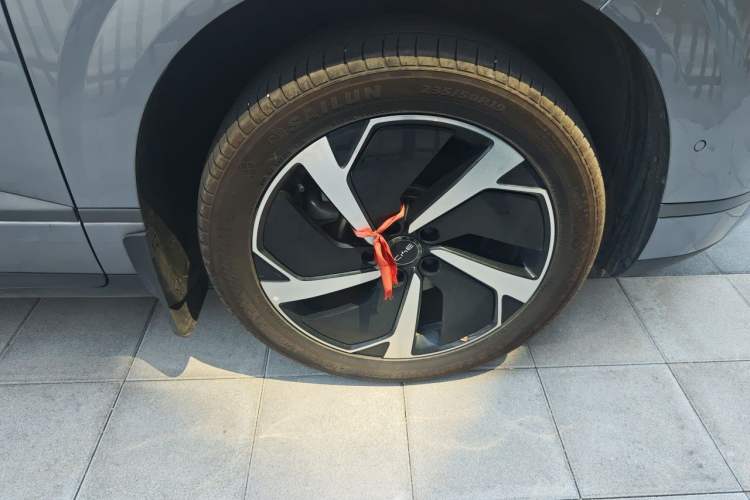 Used BYD Sealion 06 New Energy 2025 Model EV 605 Navigation Pro Edition Right Front Wheel Hub