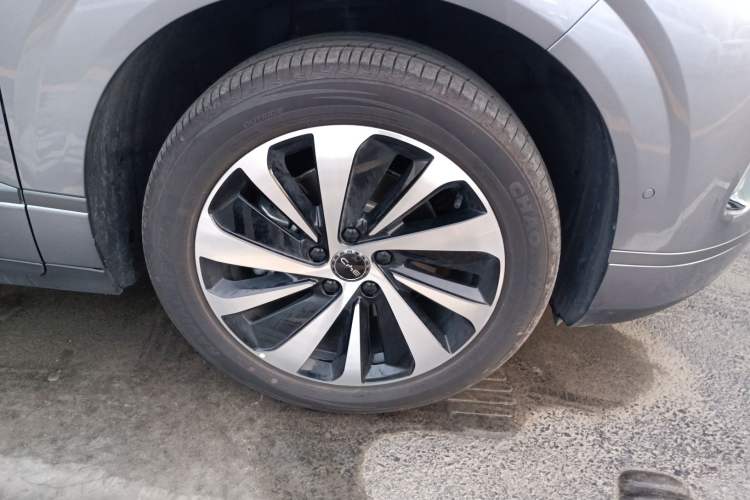 Used BYD Sealion 06 New Energy 2025 Model EV 520 Navigation Edition Right Front Wheel Hub