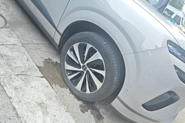 Used BYD Sealion 06 New Energy 2025 Model EV 520 Navigation Edition Right Front Wheel Hub