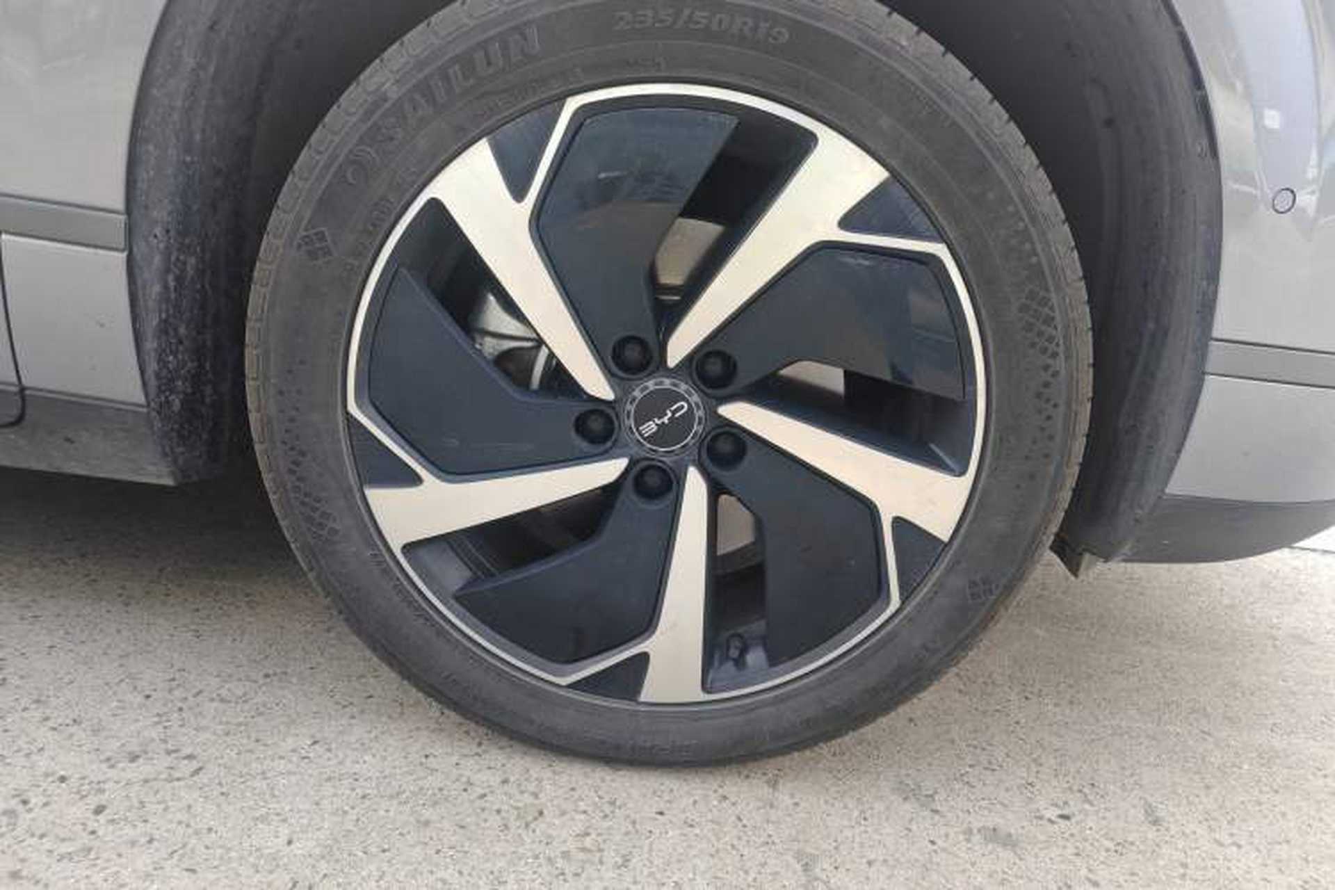 Used BYD Sealion 06 New Energy 2025 Model EV 605 Navigation Plus Edition Right Front Wheel Hub