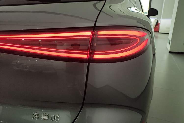 Used BYD Sealion 06 New Energy 2025 Model DM-i 170 Navigation Pro Edition Right Rear Taillight