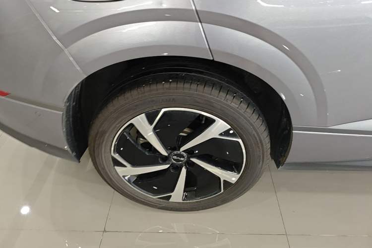Used BYD Sealion 06 New Energy 2025 Model DM-i 170 Navigation Plus Edition Right Rear Wheel Hub
