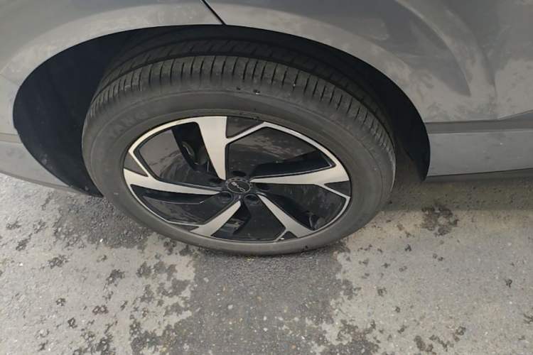 Used BYD Sealion 06 New Energy 2025 Model EV 605 Navigation Pro Edition Right Rear Wheel Hub
