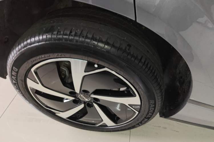Used BYD Sealion 06 New Energy 2025 Model EV 605 Navigation Pro Edition Right Rear Wheel Hub