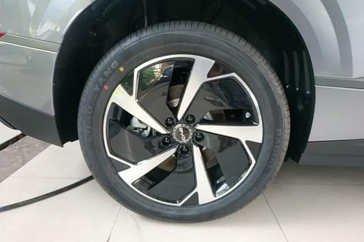 Used BYD Sealion 06 New Energy 2025 Model EV 605 Navigation Pro Edition Right Rear Wheel Hub