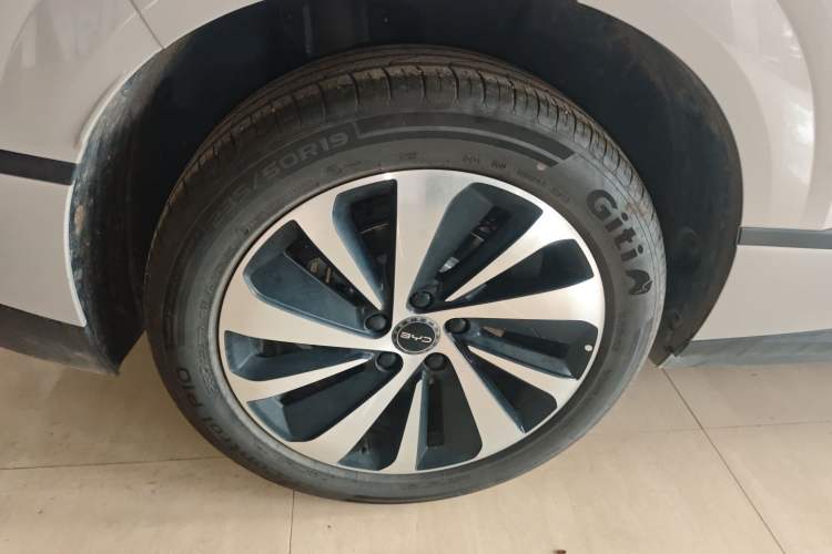 Used BYD Sealion 06 New Energy 2025 DM-i High-Trim Model Right Rear Wheel Hub