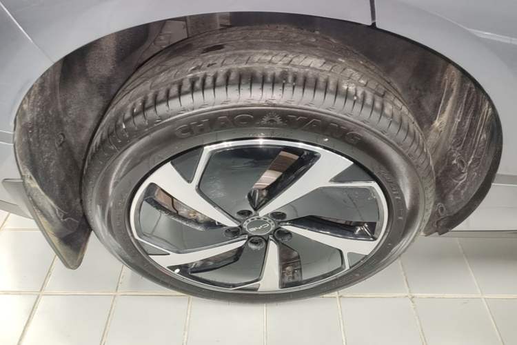Used BYD Sealion 06 New Energy 2025 Model EV 605 Navigation Pro Edition Right Rear Wheel Hub