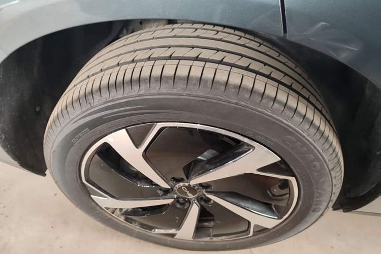 Used BYD Sealion 06 New Energy 2025 Model EV 605 Navigation Pro Edition Right Rear Wheel Hub