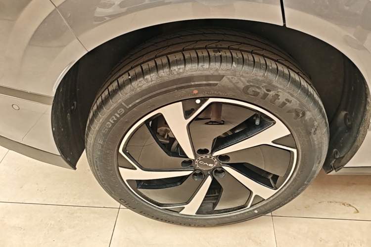 Used BYD Sealion 06 New Energy 2025 Model DM-i 170 Navigation Plus Edition Right Rear Wheel Hub