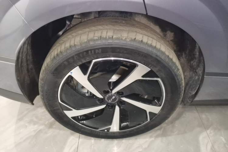 Used BYD Sealion 06 New Energy 2025 Model EV 605 Navigation Plus Edition Right Rear Wheel Hub