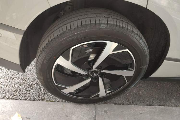 Used BYD Sealion 06 New Energy 2025 Model EV 605 Navigation Plus Edition Right Rear Wheel Hub