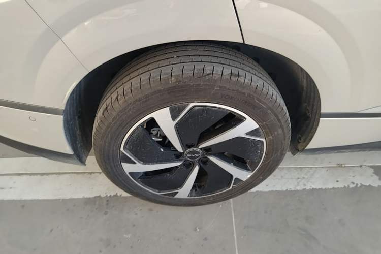 Used BYD Sealion 06 New Energy 2025 Model DM-i 170 Navigation Pro Edition Right Rear Wheel Hub