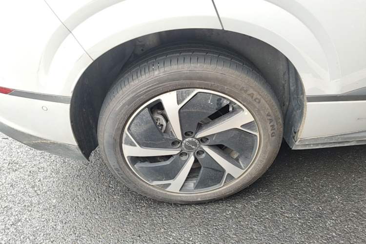 Used BYD Sealion 06 New Energy 2025 Model EV 605 Navigation Pro Edition Right Rear Wheel Hub