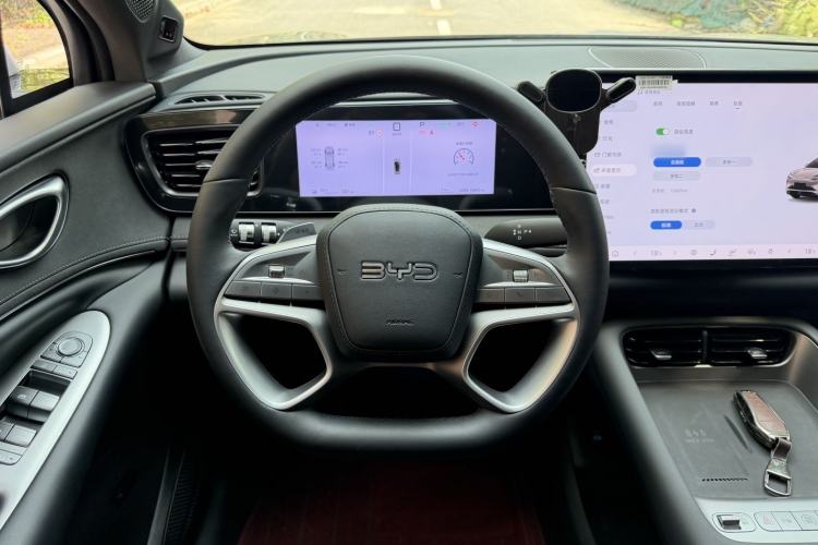 Used BYD Sealion 06 New Energy 2025 Model EV 605 Navigation Pro Edition Steering Wheel