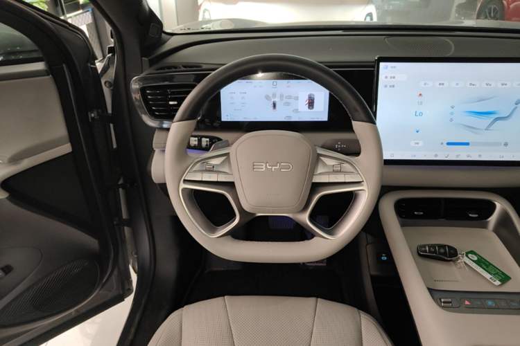 Used BYD Sealion 06 New Energy 2025 Model DM-i 170 Navigation Pro Edition Steering Wheel