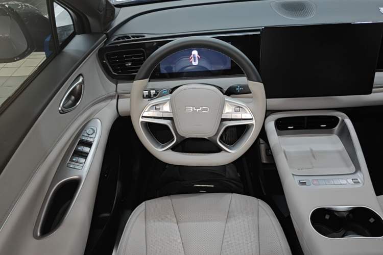 Used BYD Sealion 06 New Energy 2025 Model EV 605 Navigation Pro Edition Steering Wheel