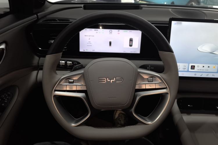 Used BYD Sealion 06 New Energy 2025 Model EV 605 Navigation Plus Edition Steering Wheel