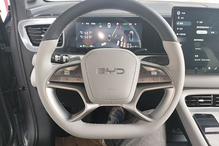 Used BYD Sealion 06 New Energy 2025 Model EV 605 Navigation Pro Edition Steering Wheel