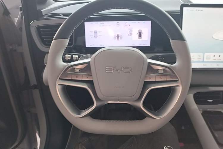 Used BYD Sealion 06 New Energy 2025 Model EV 605 Navigation Pro Edition Steering Wheel