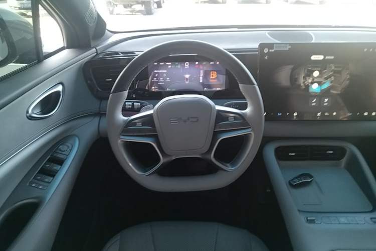 Used BYD Sealion 06 New Energy 2025 Model DM-i 170 Navigation Pro Edition Steering Wheel