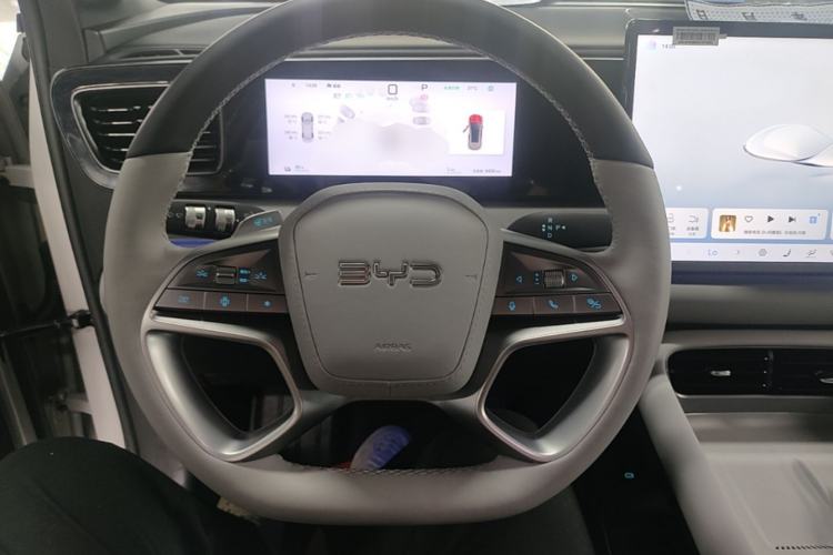 Used BYD Sealion 06 New Energy 2025 Model EV 605 Navigation Pro Edition Steering Wheel