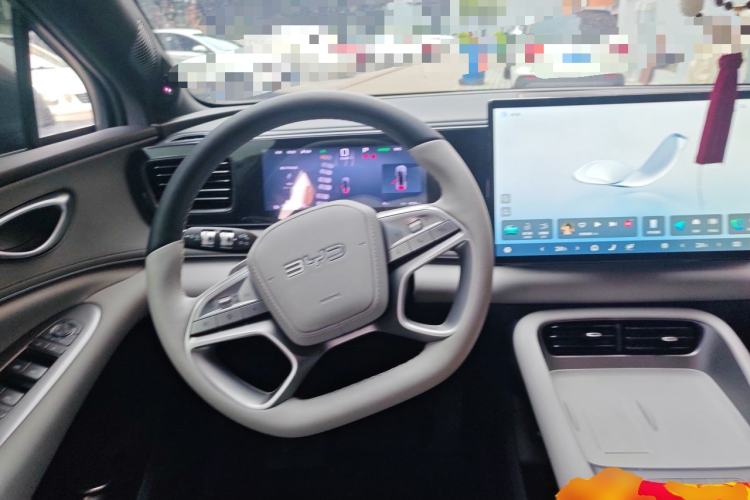Used BYD Sealion 06 New Energy 2025 Model EV 605 Navigation Pro Edition Steering Wheel