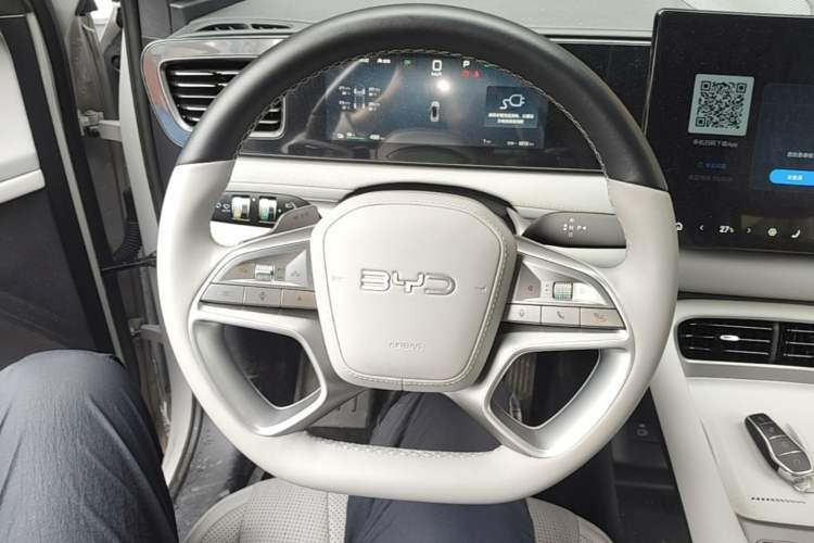 Used BYD Sealion 06 New Energy 2025 Model EV 605 Navigation Pro Edition Steering Wheel