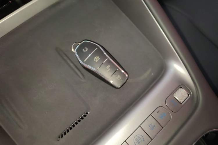 Used BYD Sealion 06 New Energy 2025 Model DM-i 170 Navigation Plus Edition Vehicle Key