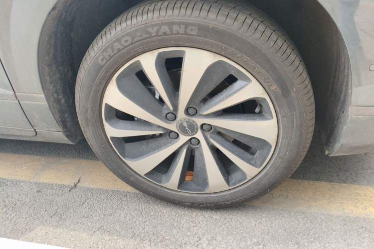 Used BYD Sealion 06 New Energy 2025 Model EV 520 Navigation Edition Right Front Wheel Hub