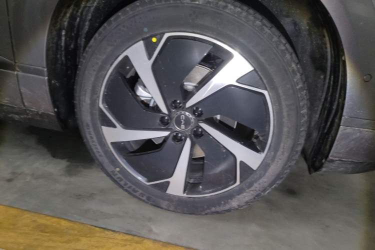 Used BYD Sealion 06 New Energy 2025 Model EV 605 Navigation Plus Edition Right Front Wheel Hub