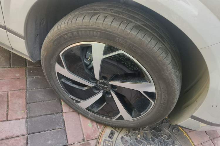 Used BYD Sealion 06 New Energy 2025 Model EV 605 Navigation Plus Edition Right Front Wheel Hub